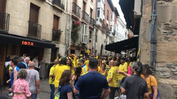 (VÍDEO) Vitoria rebosa de amarillo