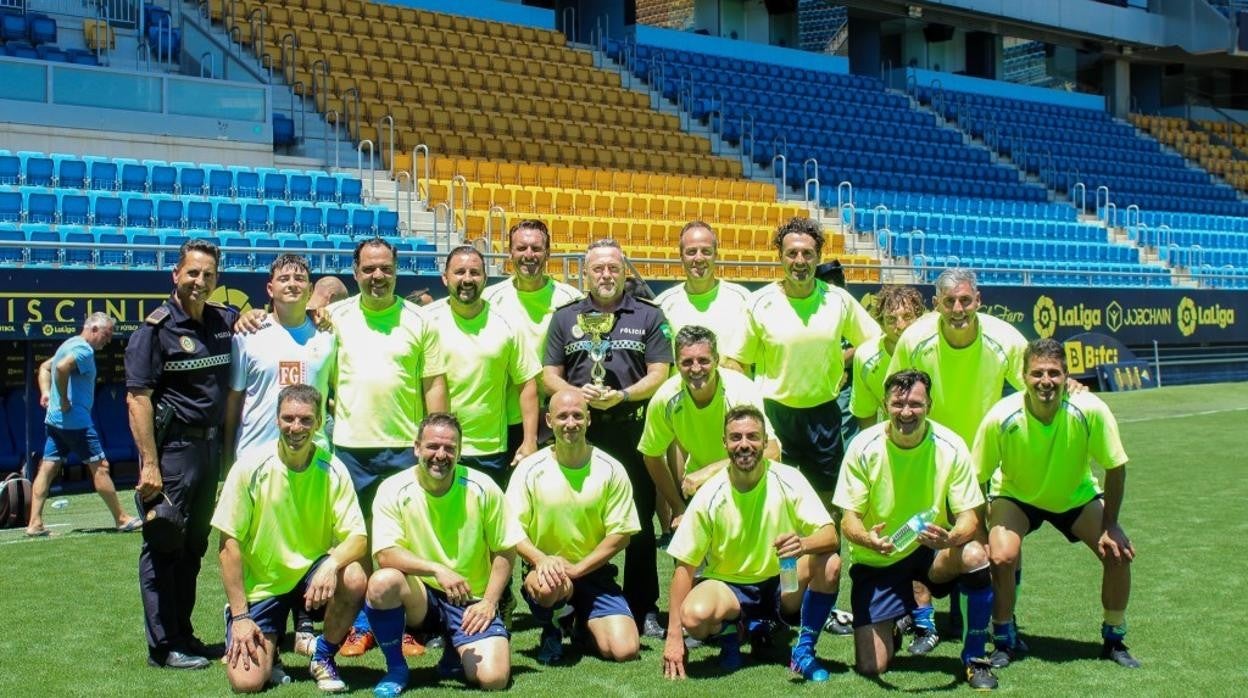 La Policía Local gano el torneo.