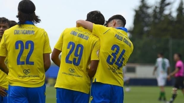 El Cádiz CF Mirandilla no para: los movimientos del filial amarillo