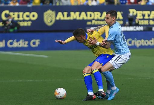 Rubén Alcaraz completó un gran papel en el Cádiz CF.