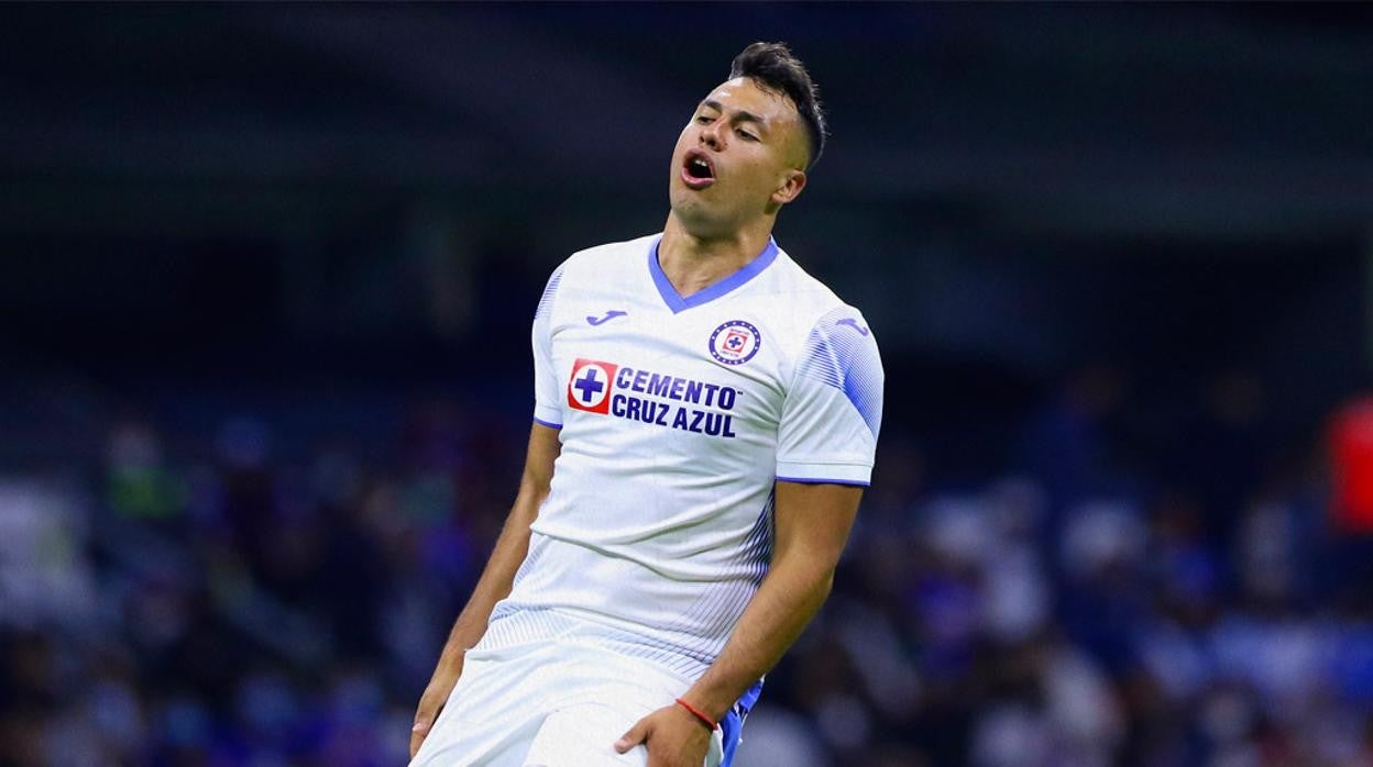 Iván Morales, delantero de Cruz Azul.