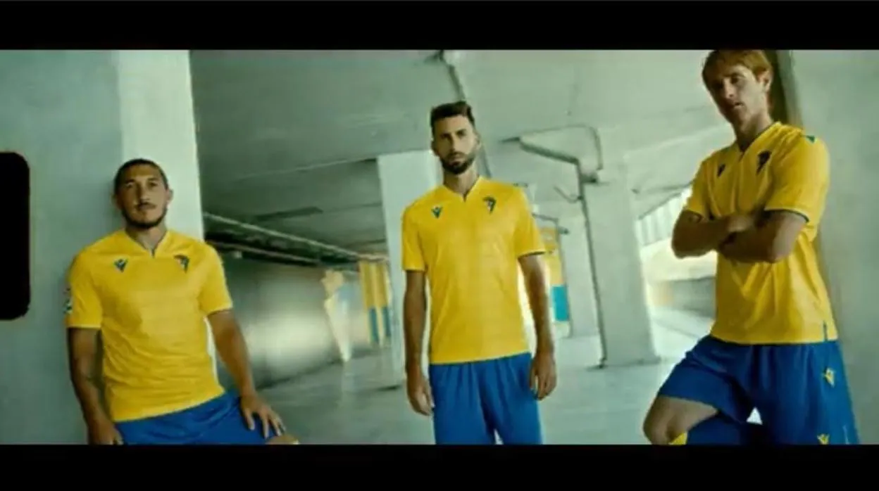 Espino, José Mari y Álex aparecen en el vídeo de presentación.