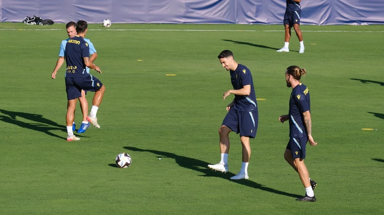 Martín Calderón durante un encuentro de pretemporada con el Cádiz CF.