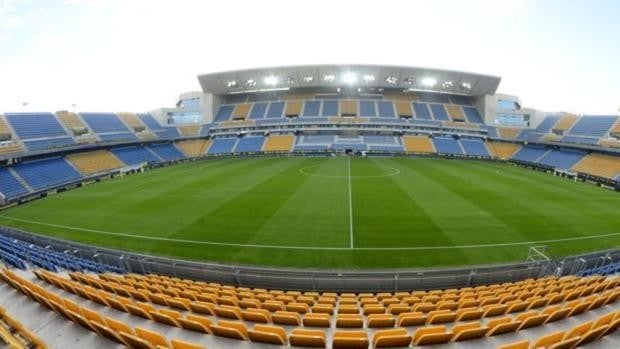 El Cádiz CF mejorará la limpieza y los accesos del estadio