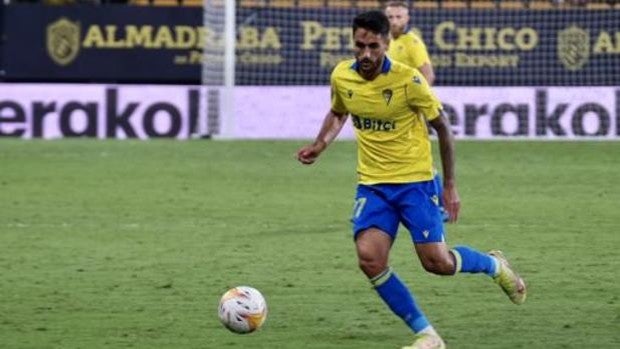 El Cádiz CF cede a Chapela