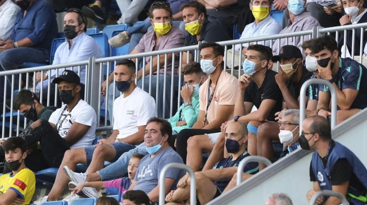 Los jugadores del Cádiz en la grada en aquel Cádiz - Valencia