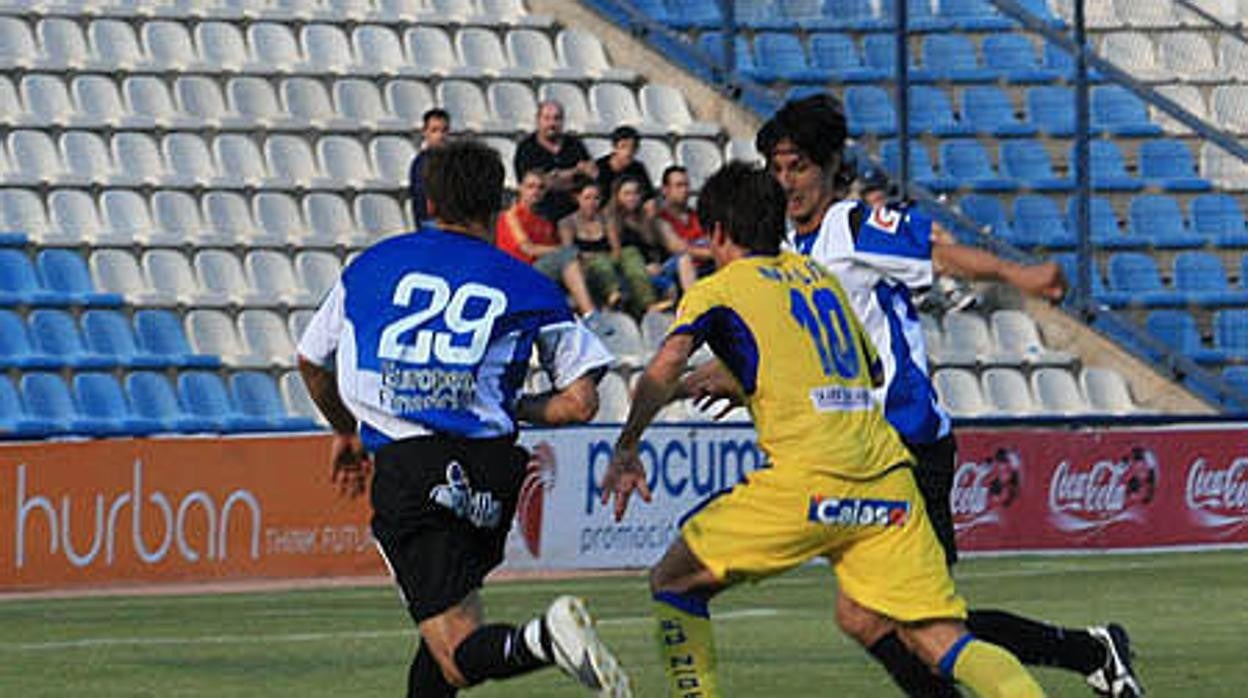 Kiko Femenía y el Cádiz CF: un reencuentro con malos recuerdos