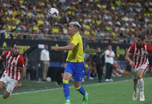 Iván Alejo, extremo derecho del Cádiz CF.