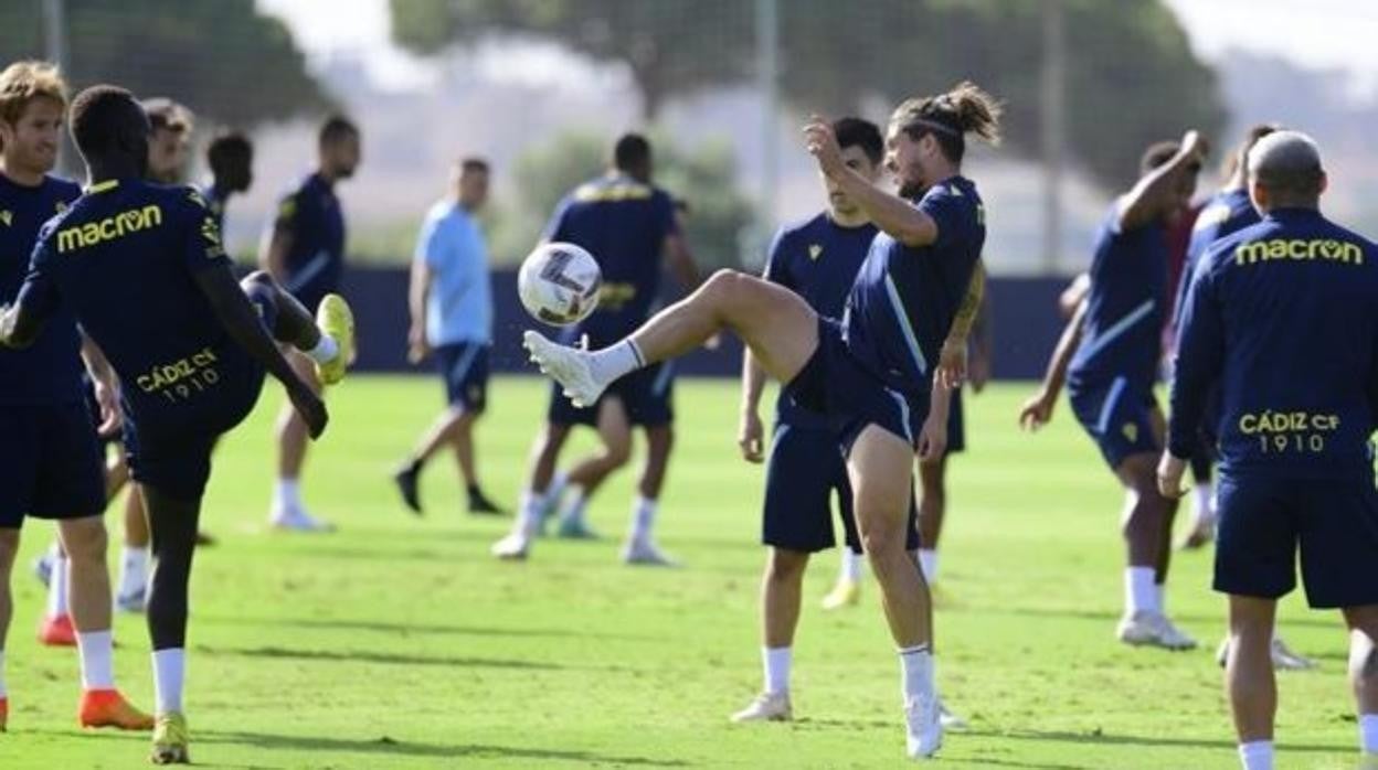 Espino, en el entrenamiento en El Rosal.