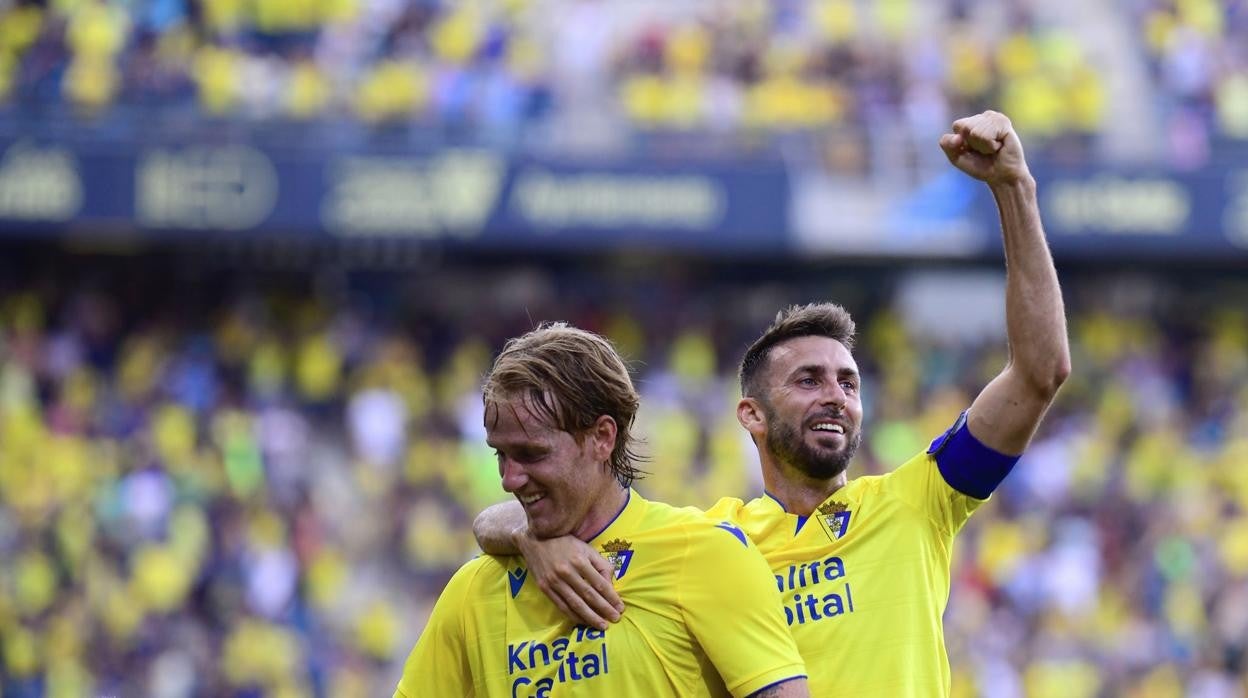 Alcaraz, Álex y José Mari, al término del partido.