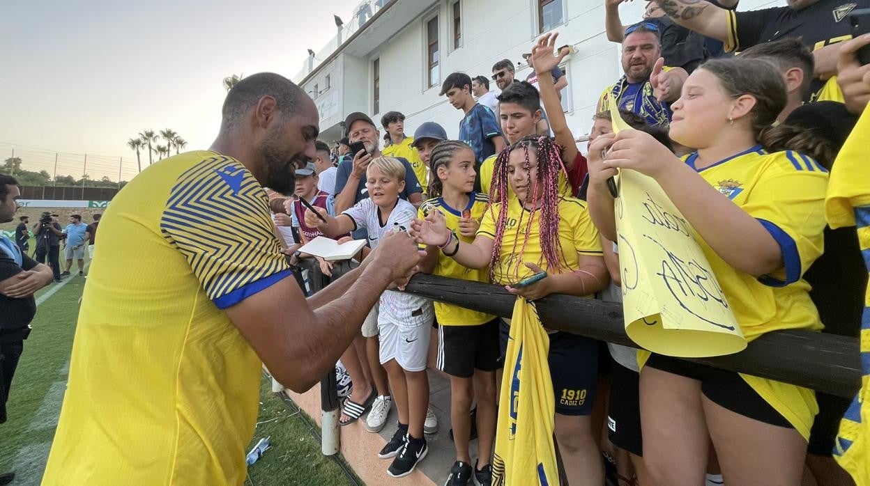 Fali va finalmente convocado al Santiago Bernabéu.