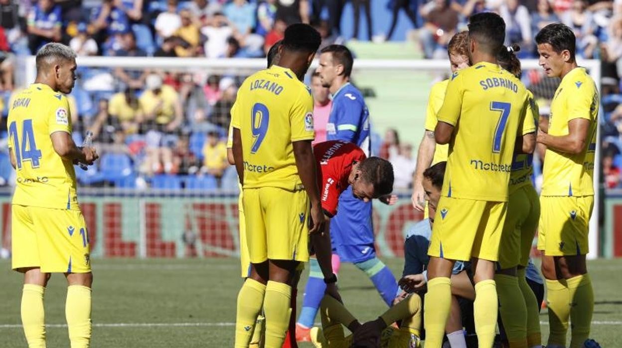 Momento de la lesión de Víctor Chust ante el Getafe