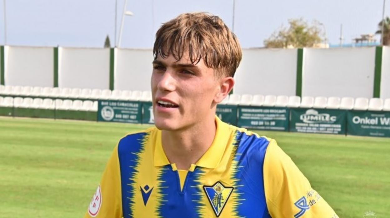 De la Rosa, jugador del Cádiz CF Mirandilla.