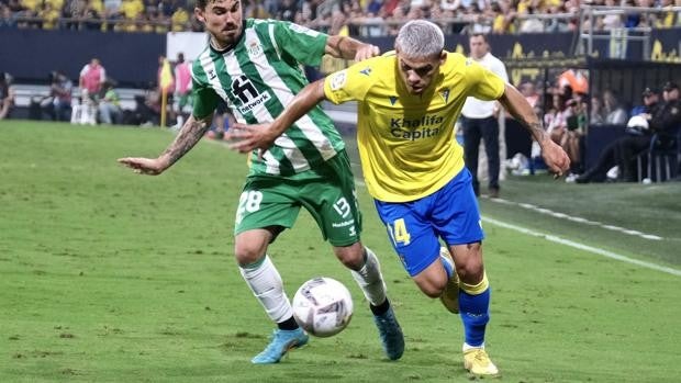 Brian Ocampo y Thèo Bongonda, dos blufs que quieren dejar de serlo