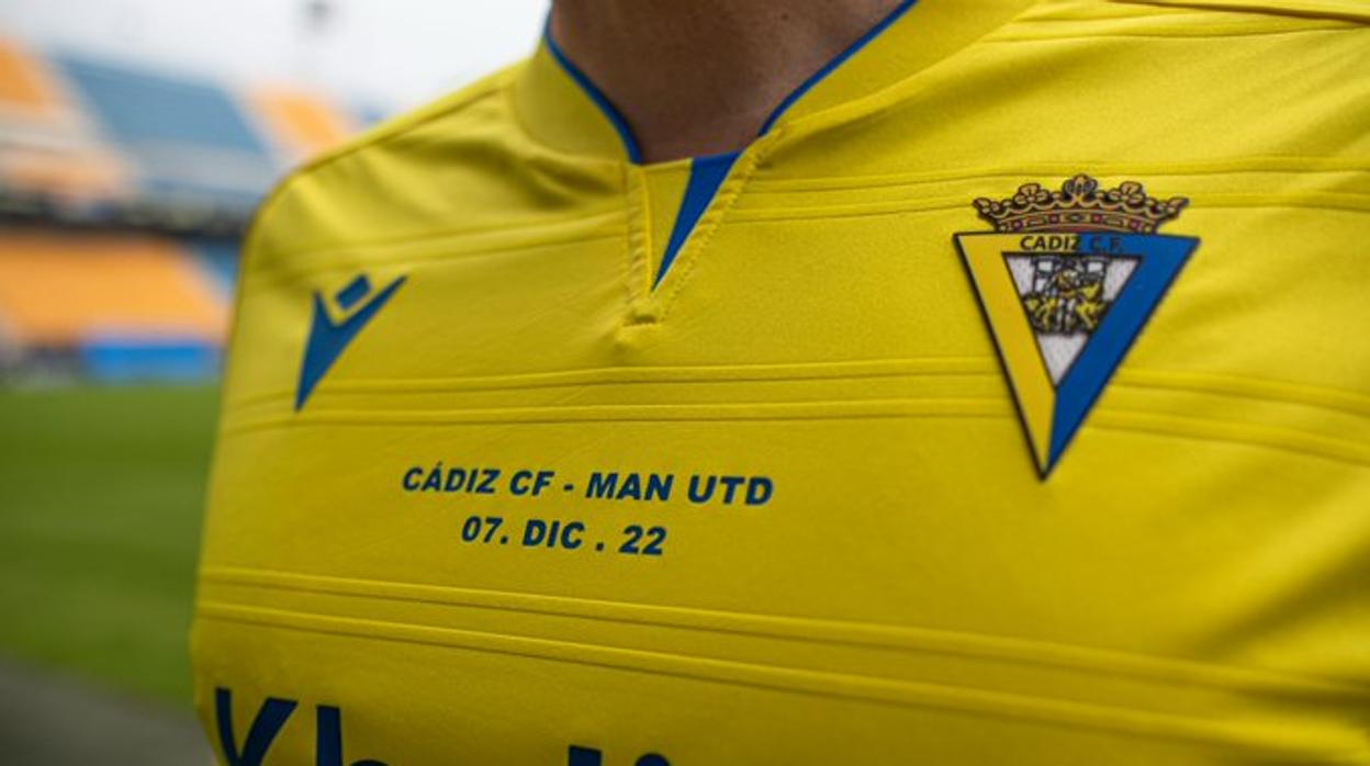 Así será la camiseta del Cádiz CF ante el Manchester United