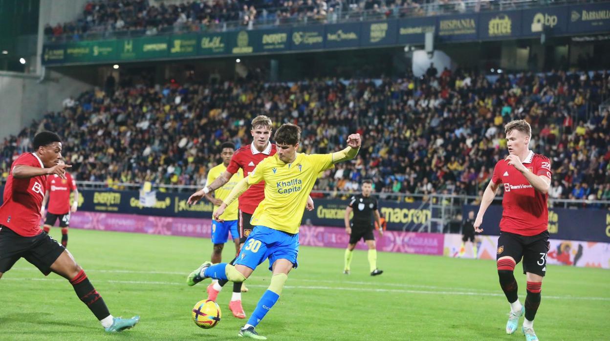 el canterano carlos garcía abrió el marcador.