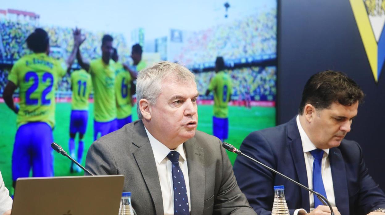 Vizcaíno y Contreras, en la sala de prensa de Carranza.