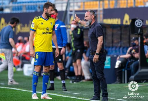 El capitán del Cádiz CF fue indiscutible para Álvaro Cervera.