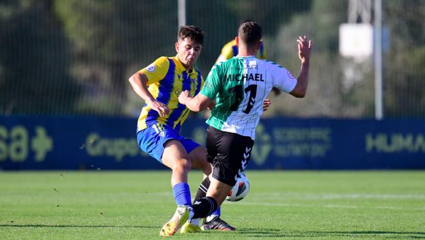 El Cádiz CF Mirandilla sufre un duro correctivo ante el líder