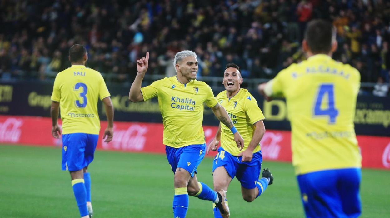 Ocampo celebra su gol ante el Elche