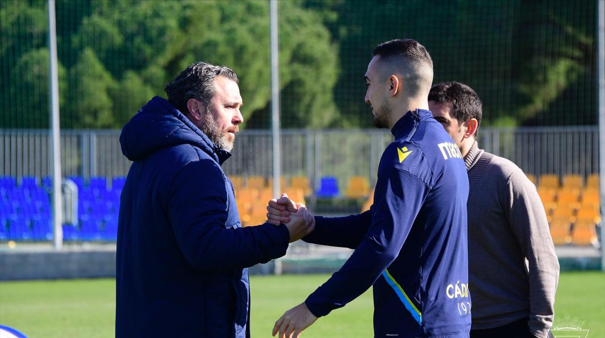 El centrocampista Gonzalo Escalante acaba de llegar al Cádiz CF.