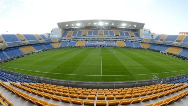 El Cádiz - Girona, en el aire