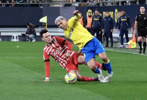 Brian Ocampo brilla con luz propia en el Cádiz CF y en Primera.