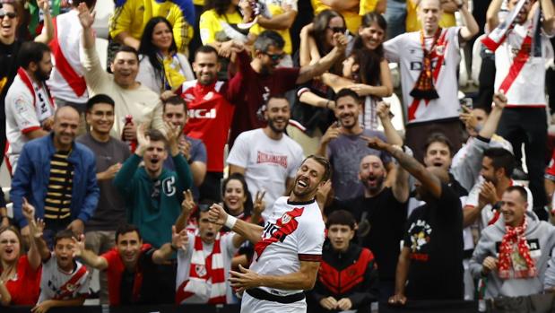 La afición del Rayo Vallecano agota las 330 entradas enviadas por el Cádiz CF