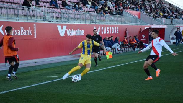 El palo frena las aspiraciones del Mirandilla en Sevilla