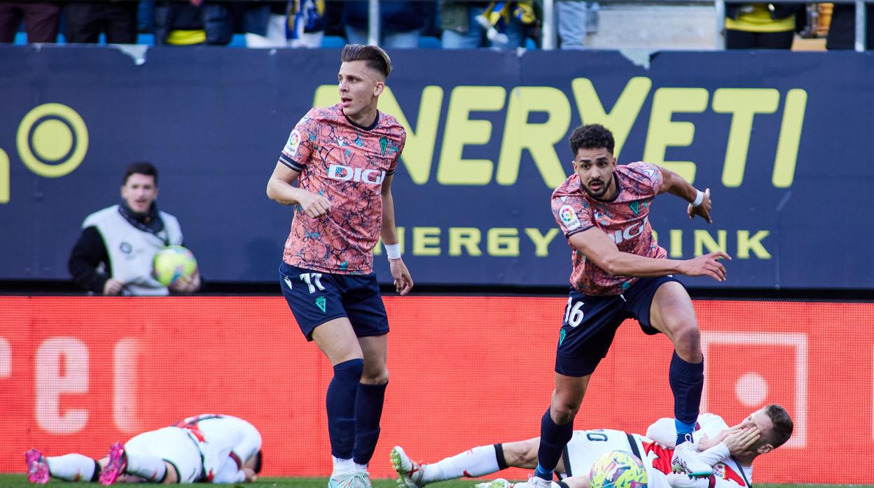 Alejo y Ramos salieron en la segunda mitad.