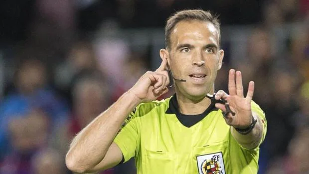 Cuadra Fernández, un árbitro de malos recuerdos para el Cádiz CF