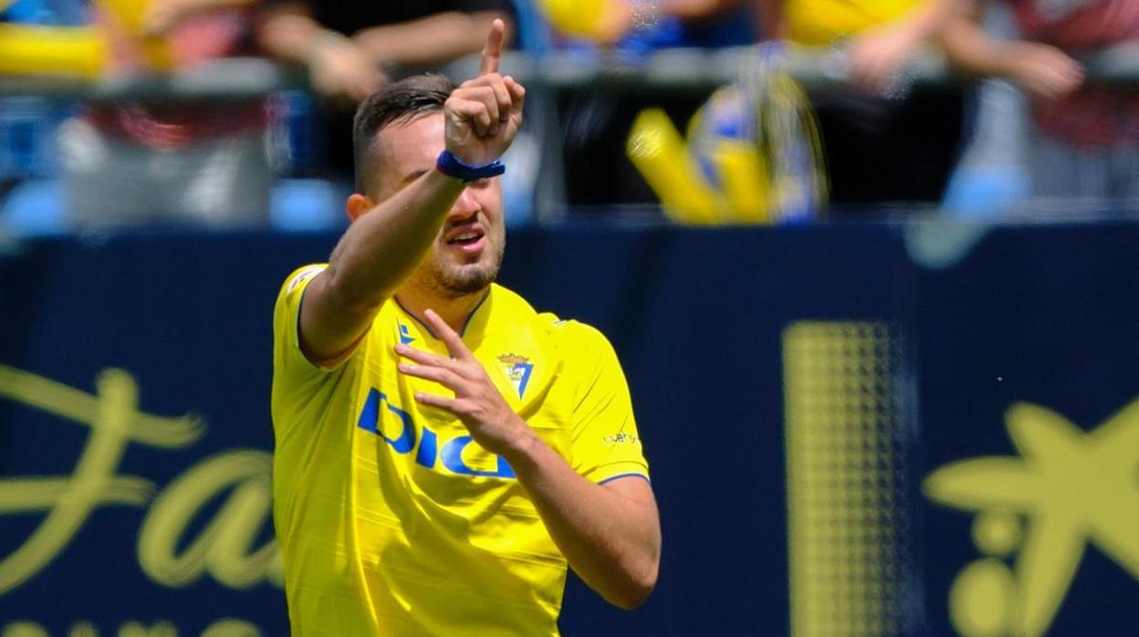 Escalante celebra su gol ante el Valencia