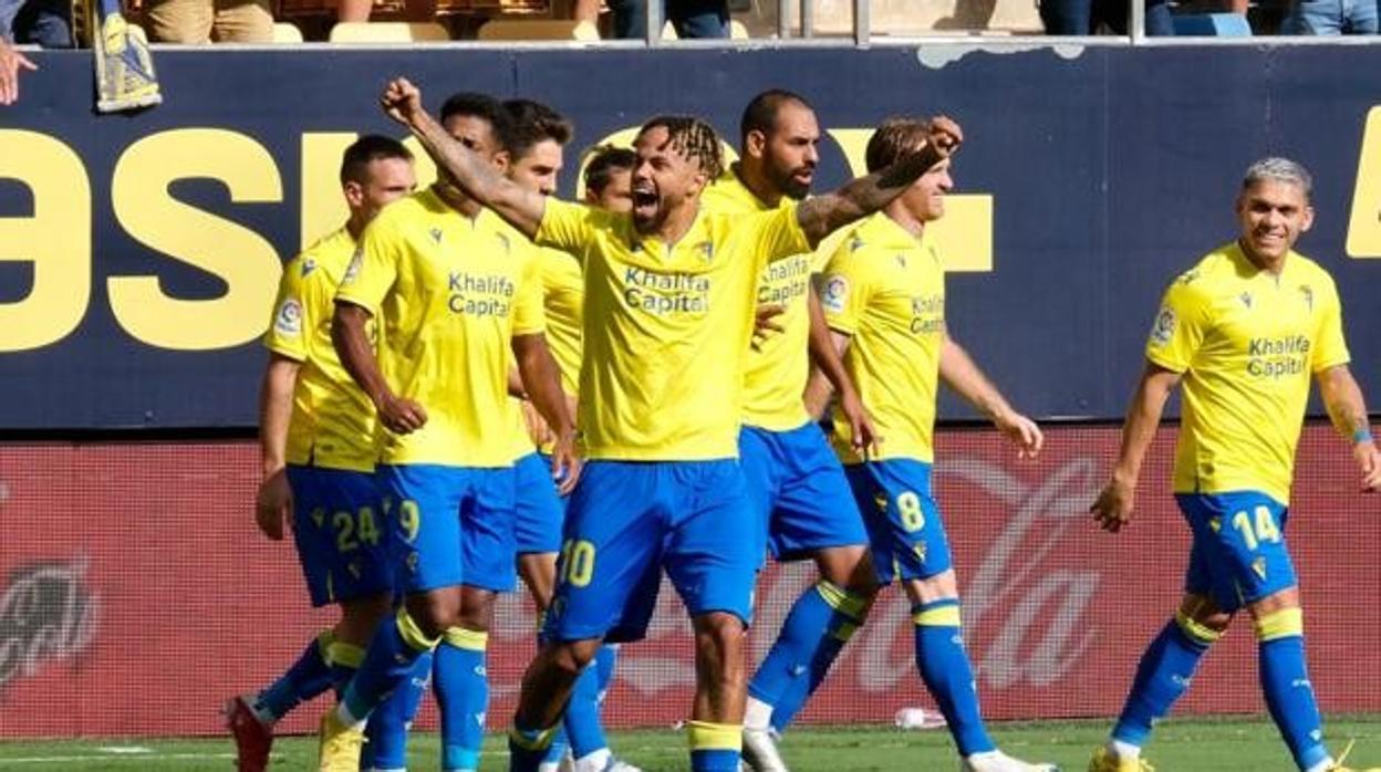 Thèo Bongonda celebra su tanto ante el Atlético de Madrid