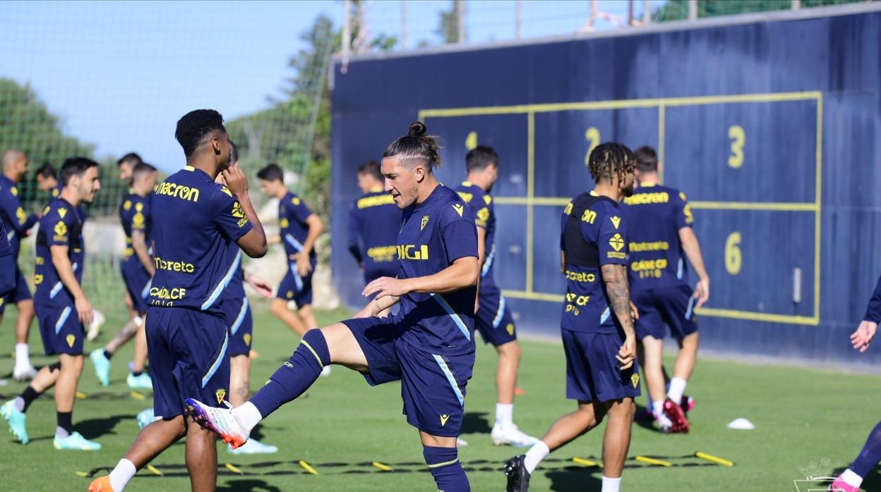 Jugadores del Cádiz en un entrenamiento