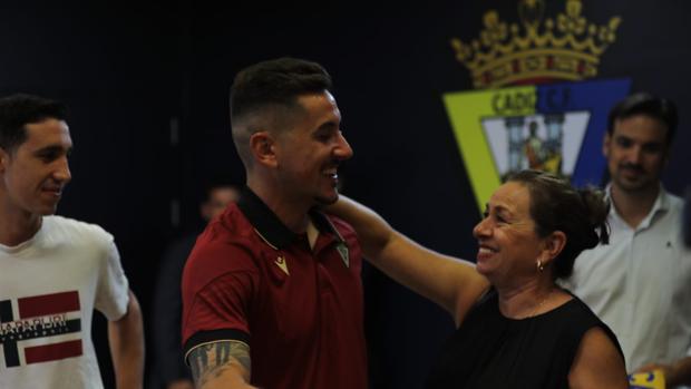 Javi Hernández: "Soy cadista y vengo a dar todo por este escudo"