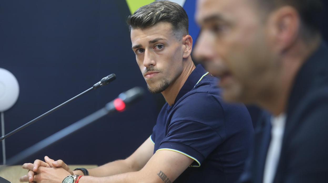 Antonio Blanco durante su presentación como futbolista del Cádiz CF la temporada pasada.