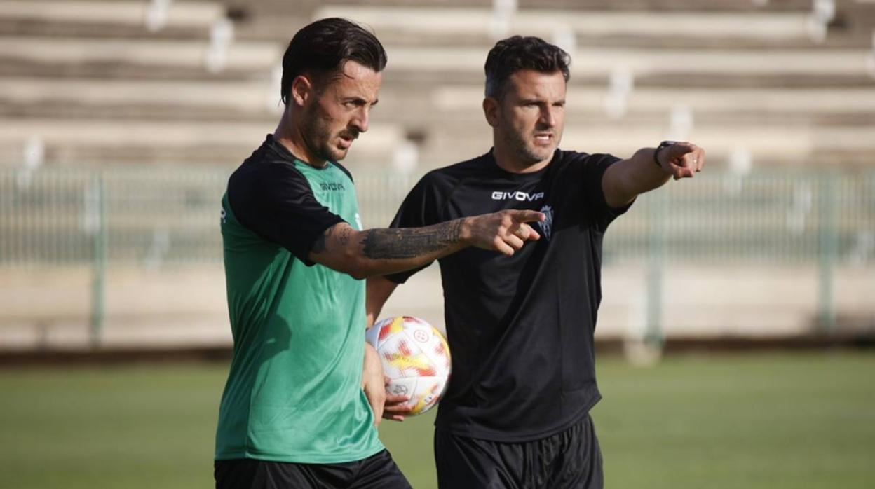 Iván Ania en un entrenamiento con el Córdoba