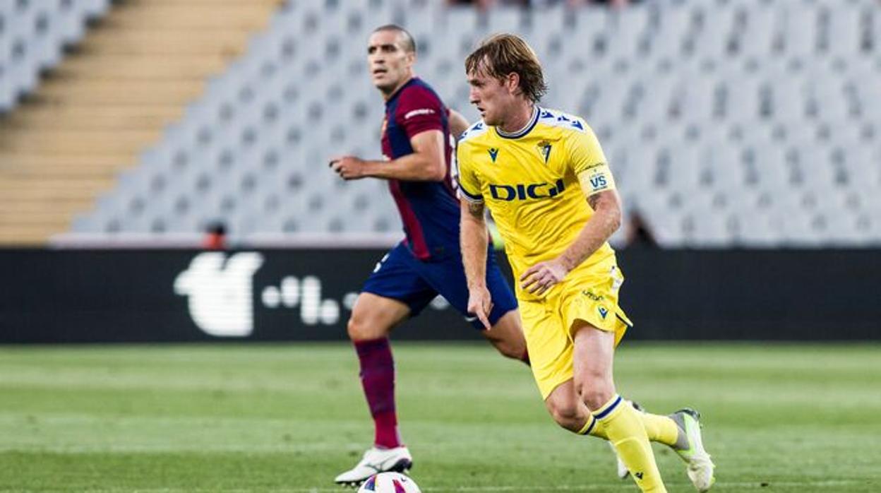 Álex en el partido ante el Barcelona