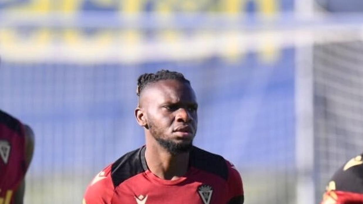 Kouamé en su primer entrenamiento de la semana