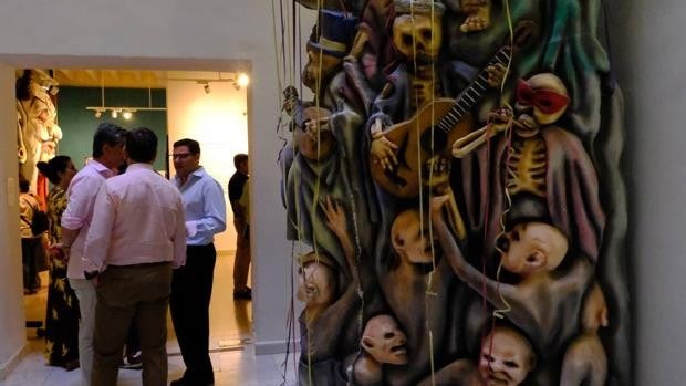 Cajasol expone lo mejor de la artesanía carnavalesca