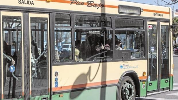 Las líneas de autobús urbano 1 y 5 estarán operativas toda la noche del sábado de Carnaval en Cádiz