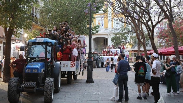 Los coros acuerdan trasladar el carrusel del domingo a la Plaza ante el fracaso de público