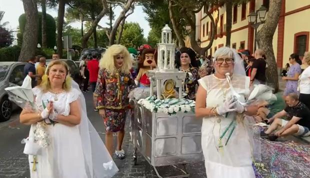 Vídeo: La Cabalgata desafía los elementos y pone al mal tiempo, buen humor