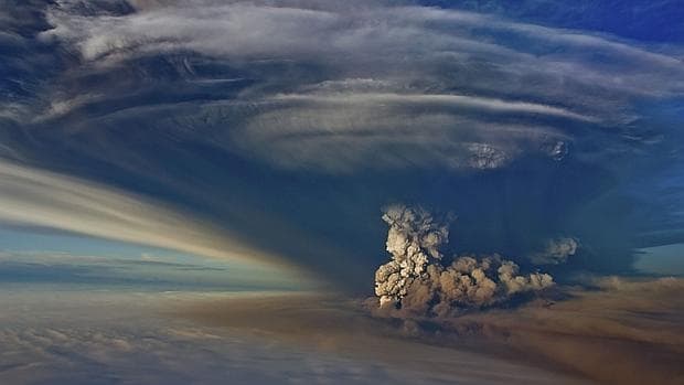 Vista aérea tomada el 21 de mayo de 2011 que muestra la erupción del volcán Grimsvoetn