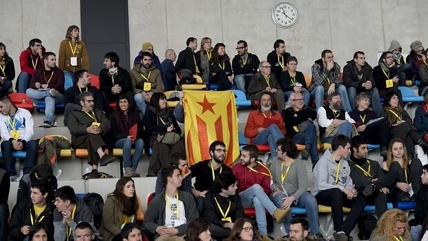Antonio Baños, presidente de la CUP en el Parlamento catalán, es uno de los que emplea siempre el «nosotras»