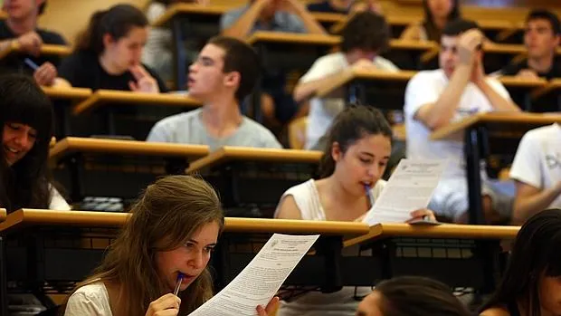 La mitad de los estudiantes españoles se decanta por una carrera sin futuro