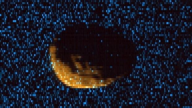 Así se ve Fobos a través del Espectrógrafo de Imágenes Ultravioleta de la sonda MAVEN