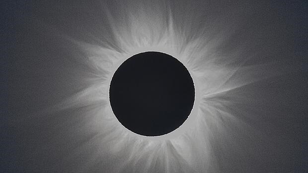 Eclipse solar del 14 de noviembre de 2012, en el que puede apreciarse la corona del Sol