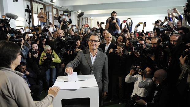 Artur Mas, votando en la consulta del 9-N