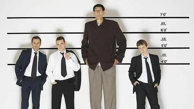 Otros estudios sugieren que la altura está relacionada con ventajas sociales